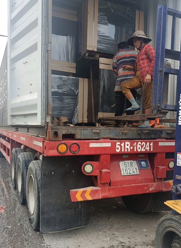 Hình ảnh đóng hàng và vận chuyển Sáng Tạo Việt